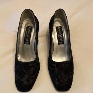 Kenneth Cole Black Lace pumps - size 5.5M